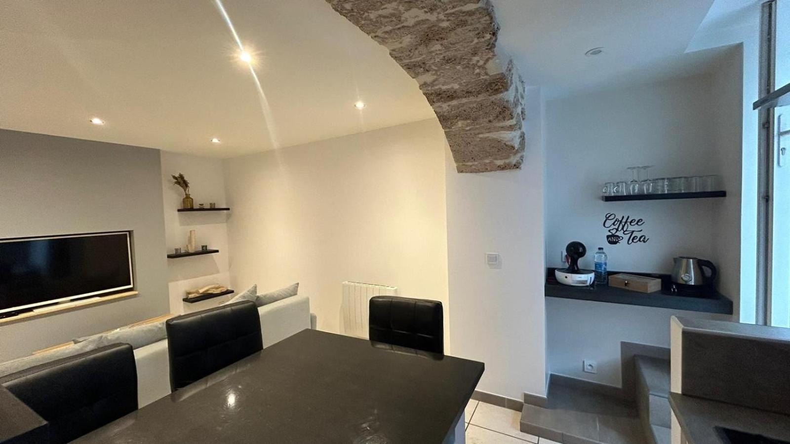 Appartement Paisible Entre Terre Et Mer Cabrieres  Exteriér fotografie